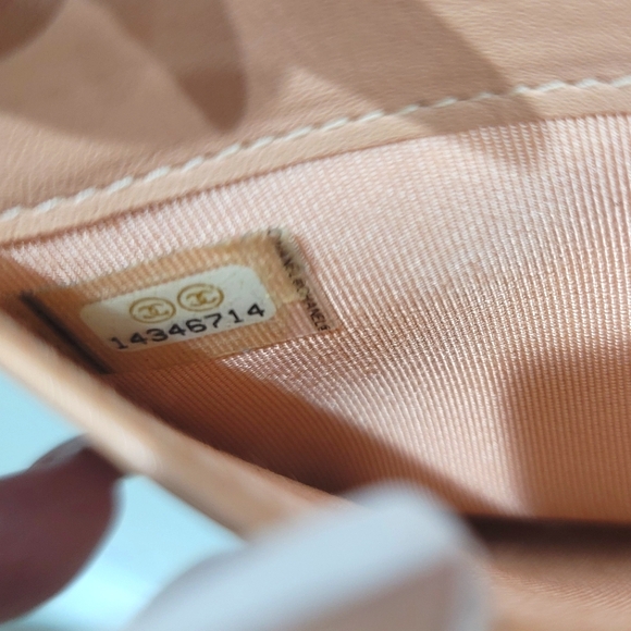 CHANEL Patent Leather Wallet - Picture 9 of 10